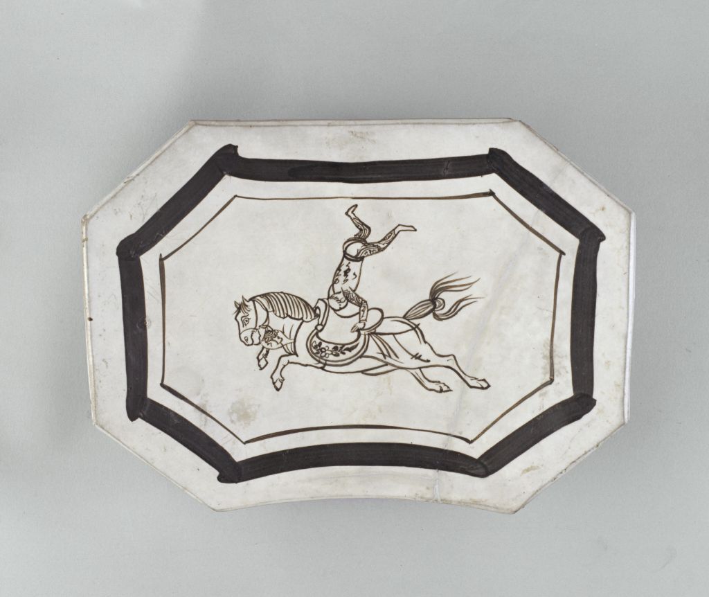 磁州窑白地黑花马纹枕 故宮博物院藏