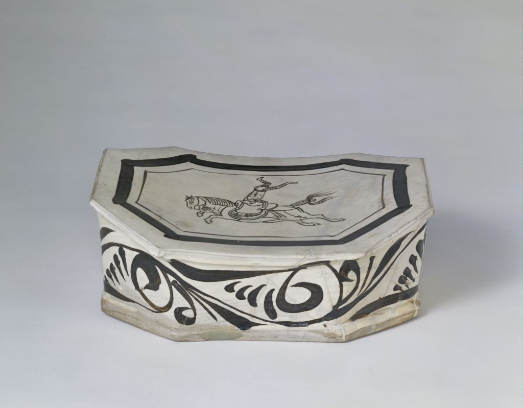 磁州窑白地黑花马纹枕 故宮博物院藏