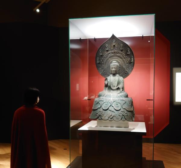 日本国宝，药师如来佛坐像，飞鸟时代·7世纪，奈良·法隆寺藏