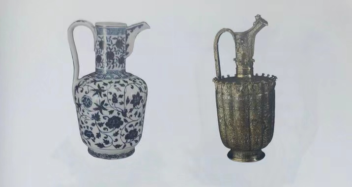 图7 明永乐 景德镇窑青花波斯式执壶 上海博物馆藏/15世纪西亚铜执壶
