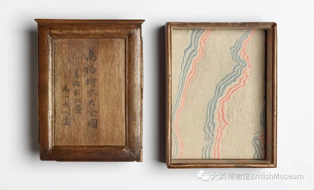 盛装《万物绘本大全》版画画稿的定制木盒，刻有作品名及艺术家名，泡桐木、纸与锦缎，1820-40年代 
