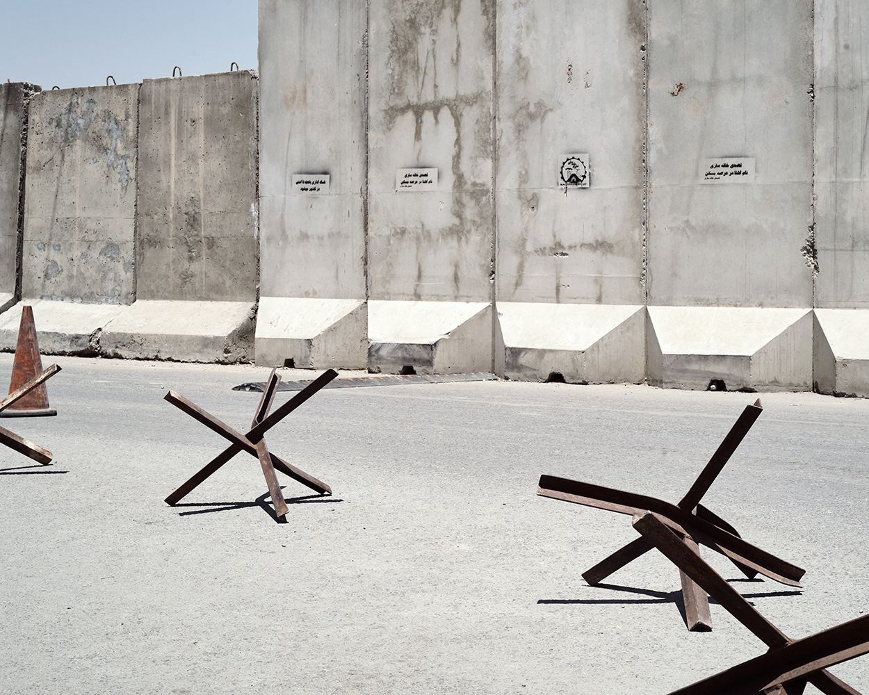 2018年，喀布尔随处可见的防爆墙。