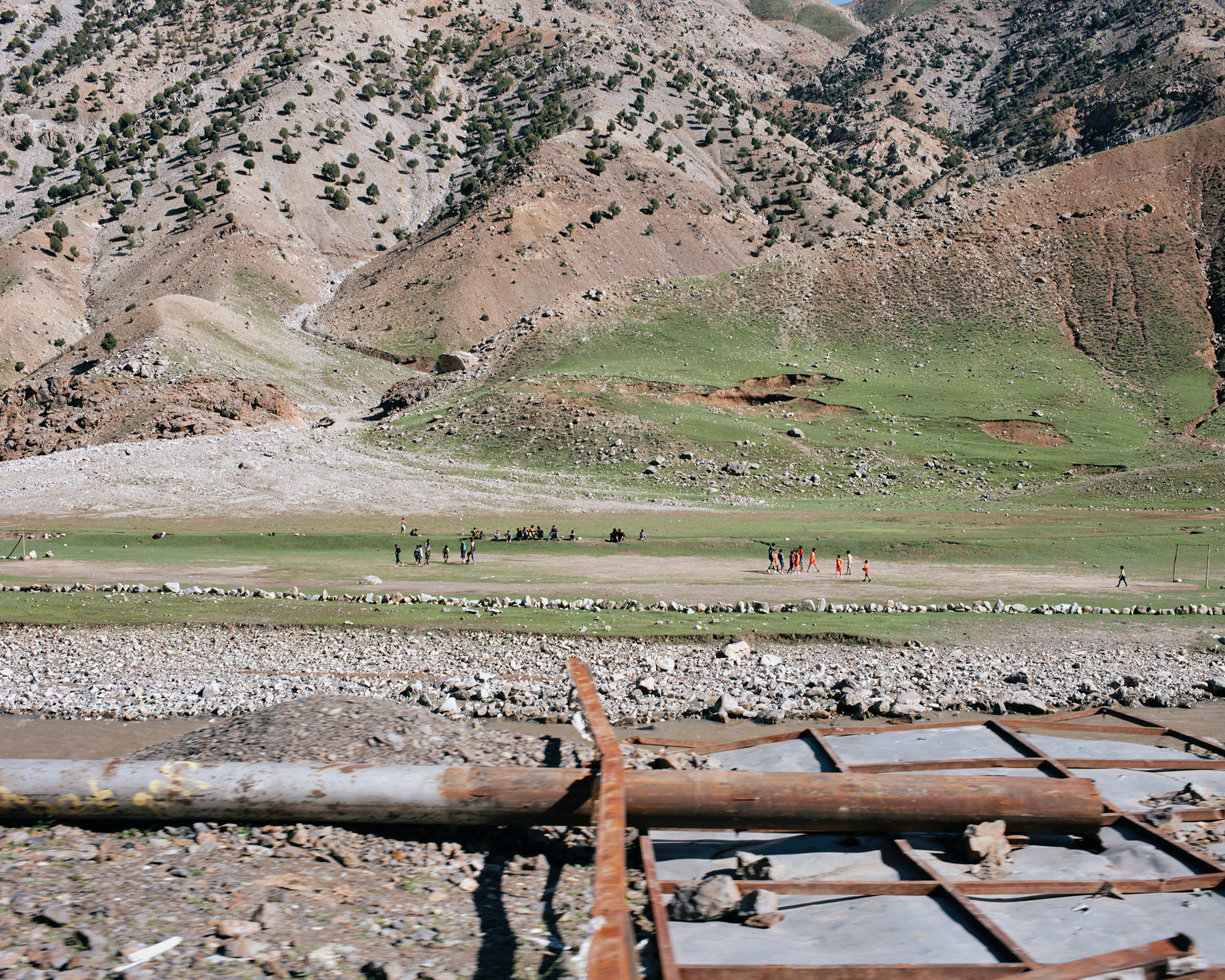 2019年，潘杰希尔山谷倒塌的一处广告牌。