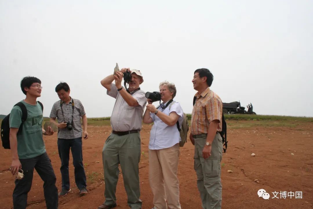 2012年6月7日，中外专家在丹江口库区考察发现精致手斧