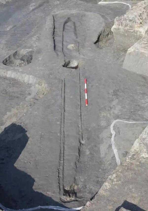 图二 茅山独木舟