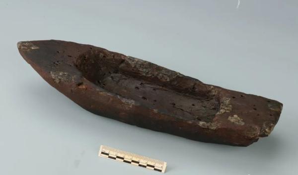 图四 田螺山木舟模型器