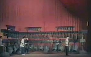 曾侯乙编钟中大甬钟的演奏(图片来源于网络)