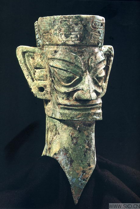 铜人头像。文物图片选自三星堆博物馆官网
