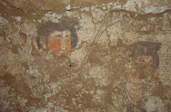 唐代李宪(679年-742)墓壁画中面妆基本保存完好的女吏