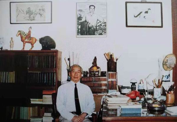 20世纪90年代，王一平在上海湖南路家中书房。