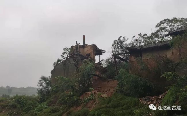 闫家庄魁星楼已在大雨中倒下去了，不复存在。图片来源 连达画古建