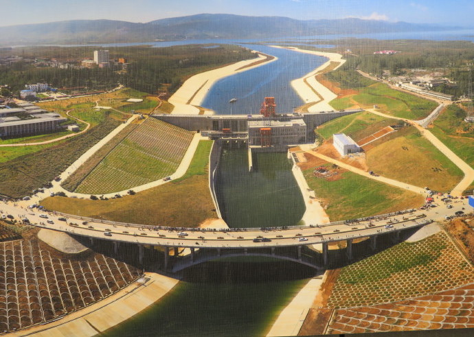 南水北调干渠夏饷铺段。（图片来自网络）