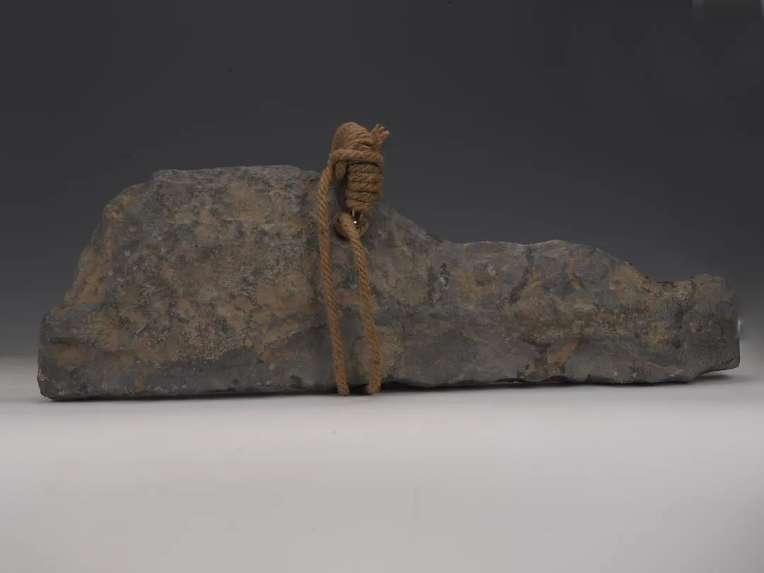 石磬 M3002：6 中国社会科学院考古研究所山西队藏