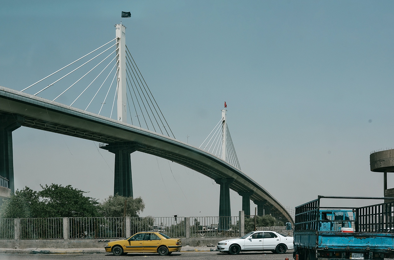 伊拉克巴士拉，阿拉伯河上的新桥。