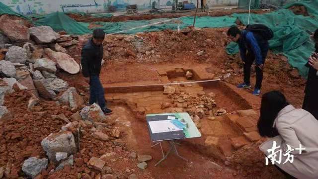 2019年1月，中山大学南校园施工现场发掘出数处古墓。