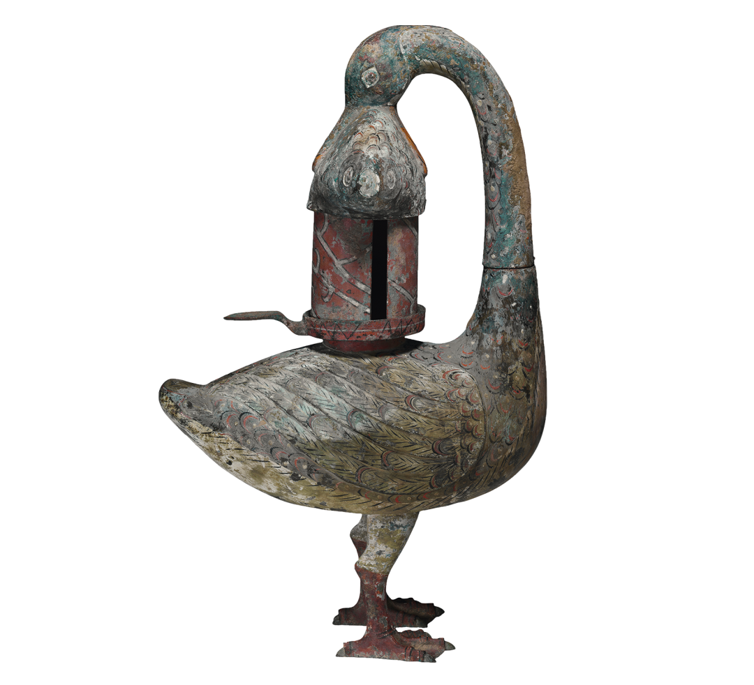彩绘雁鱼青铜釭[gāng]灯 西汉 高52.5厘米，长33厘米 征集 中国国家博物馆藏