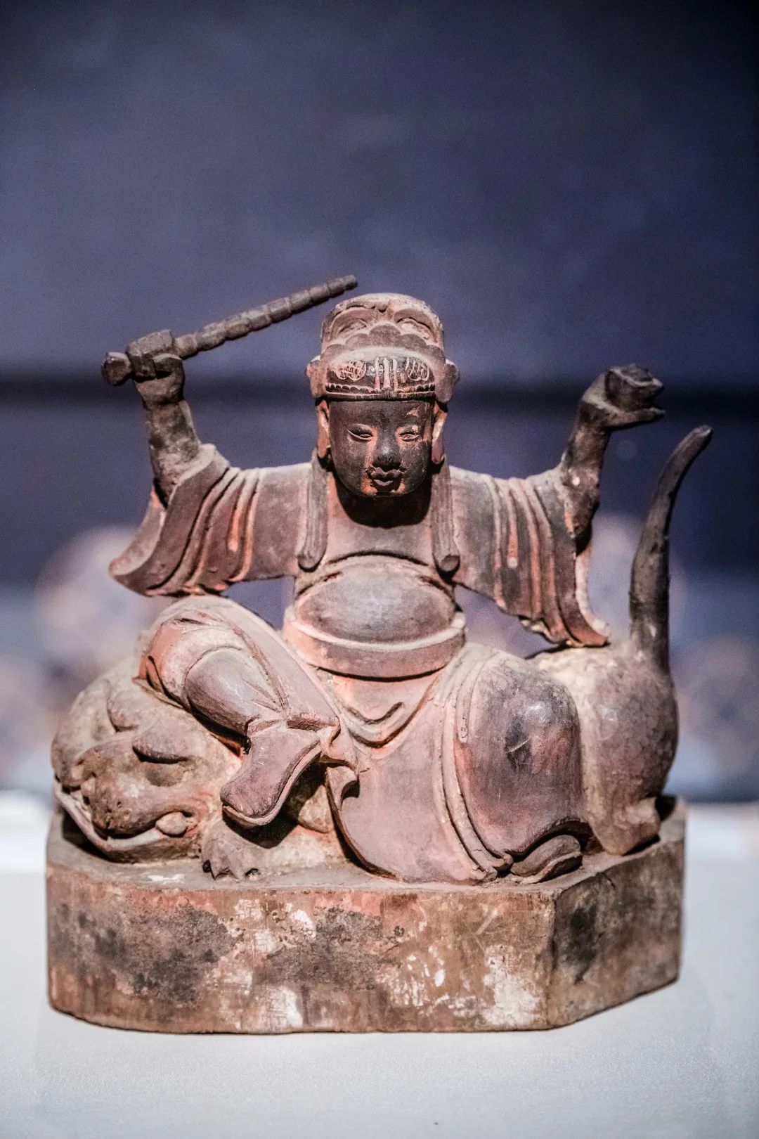 彩绘木雕 赵公明财神坐像 清—民国 成都博物馆藏