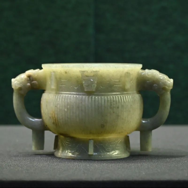 明 双耳玉簋