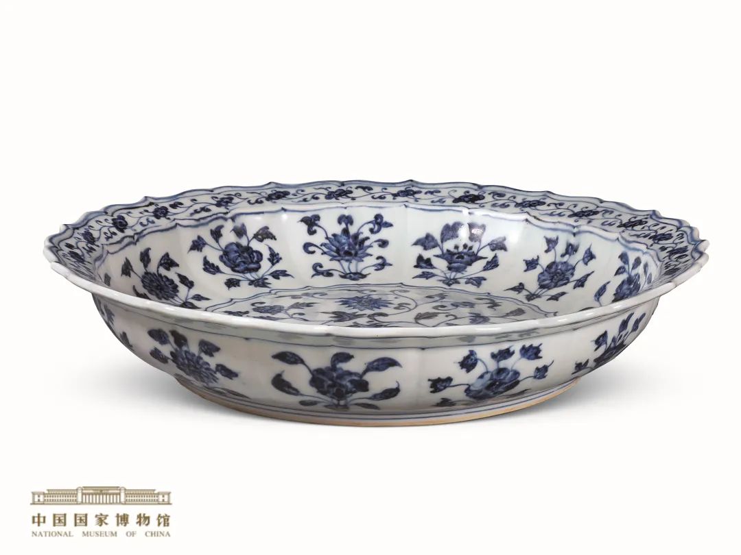 青花花果八格食盘 明(1368-1644年)