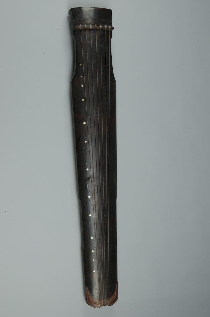 “诵馀”仲尼式七弦琴  北宋靖康元年（1126）四川博物院藏