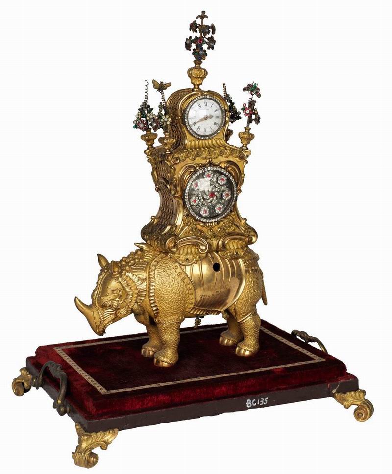铜镀金犀牛驮乐箱表（一对） 英国  18世纪 避暑山庄博物馆藏