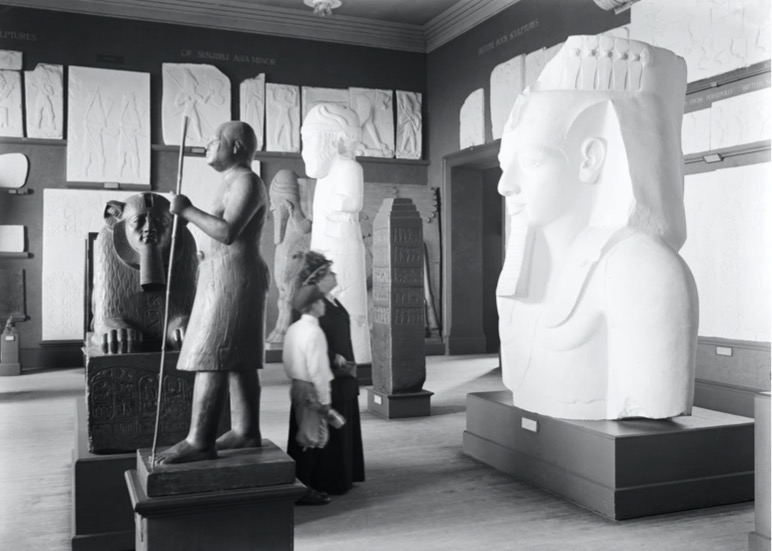 芝加哥艺术学院博物馆展出的埃及和亚述雕塑的石膏模型，1917年