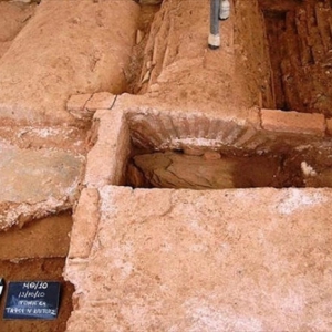 Gothic Warrior and His Weapons Found Buried in Greeces Thessaloniki