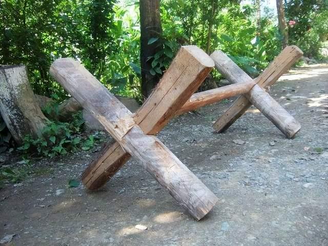 木马，就是锯木头时候，用来固定木材的工具。 