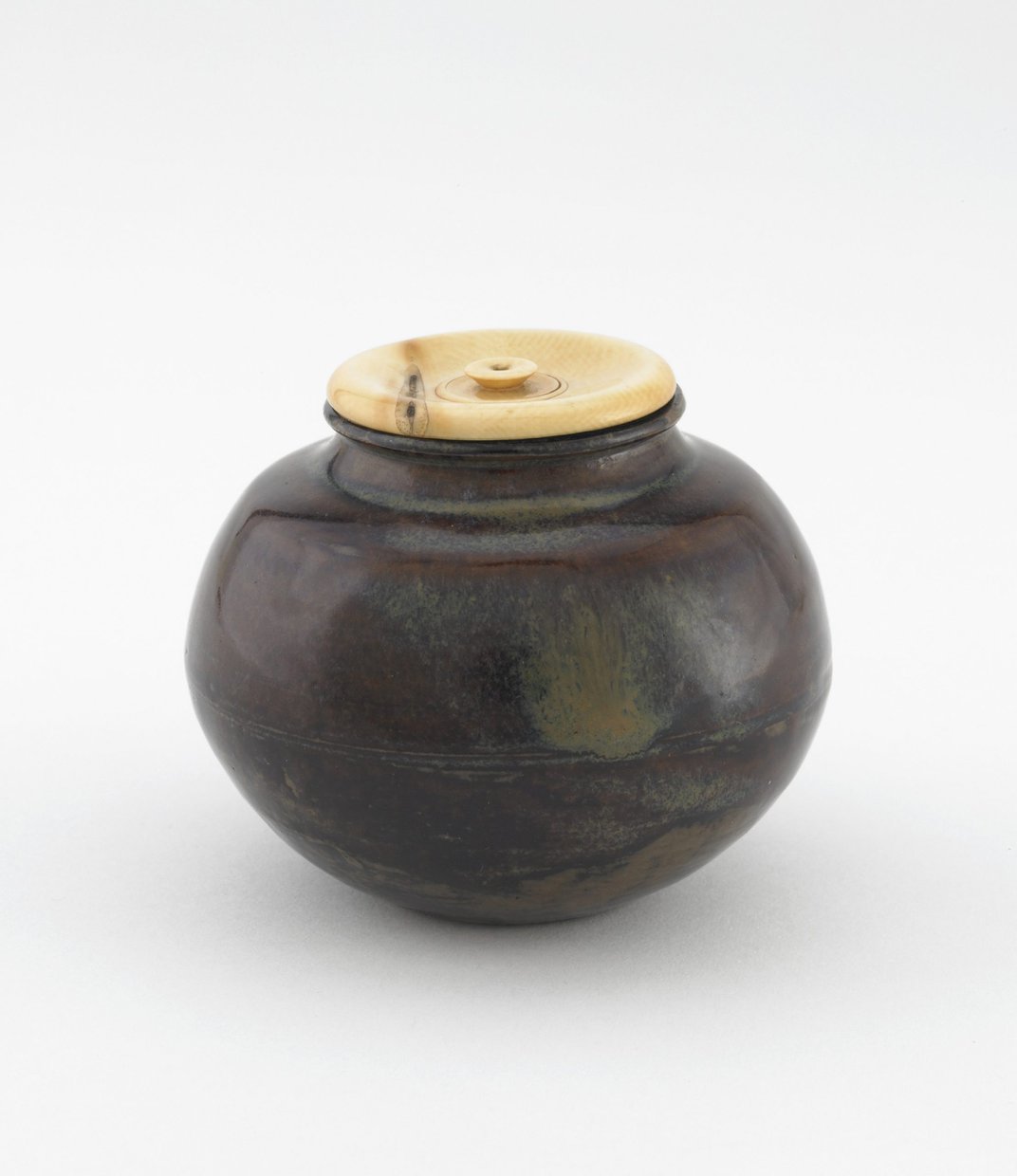 来自中国的茶叶罐(唐物),13-15世纪
