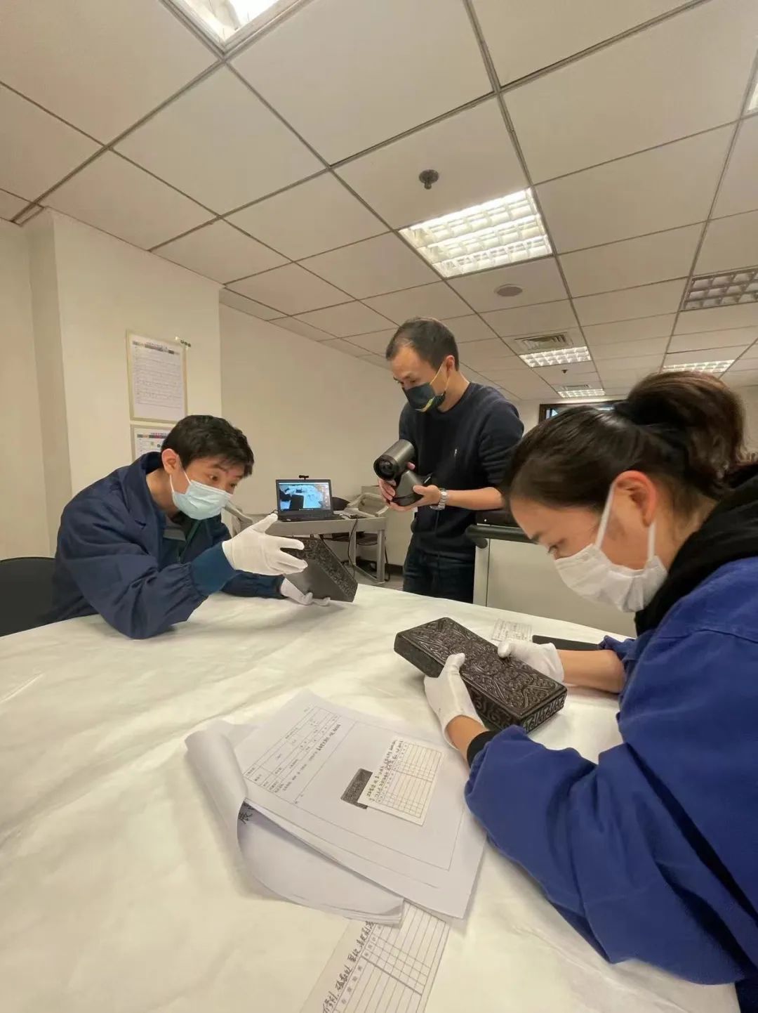 上海博物馆通过线上+线下的方式,完成赴韩国展出漆器文物的点交归库工作
