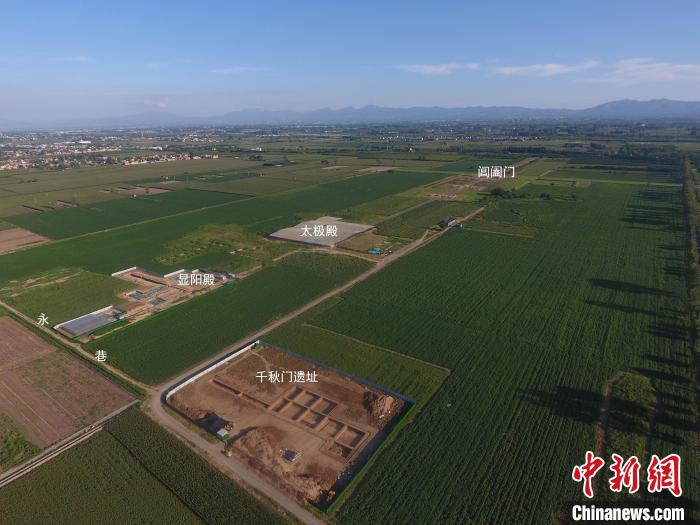 千秋门遗址与宫城轴线建筑位置关系图(西北-东南)。(资料图) 中国社会科学院考古研究所供图 千秋门遗址与宫城轴线建筑位置关系图(西北-东南)。(资料图) 中国社会科学院考古研究所供图