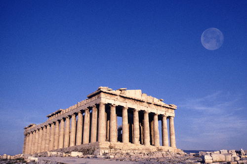 雅典卫城，是希腊最杰出的古建筑群，宗教政治的中心地