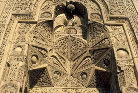 迪夫里伊大清真寺建筑群是独具特色的建筑