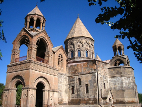 埃奇米河津教堂与兹瓦尔特诺茨考古遗址位于亚美尼亚阿尔马维尔州