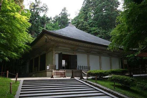 中尊寺也被成为平泉寺，是平泉文化遗产中最突出的一部分。