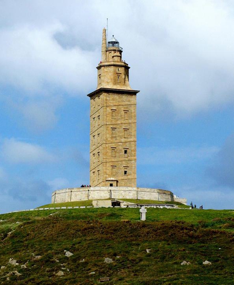 赫拉克勒斯灯塔是目前唯一一座还在使用的古罗马灯塔