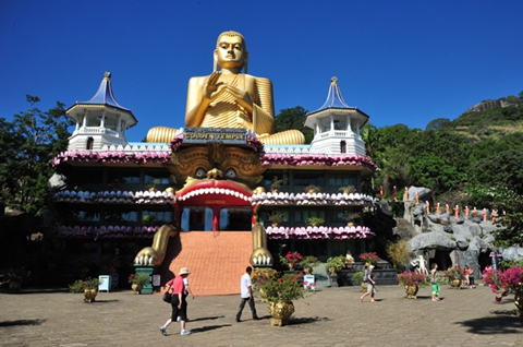 丹布勒金寺是一个享有22个世纪历史的朝圣圣地